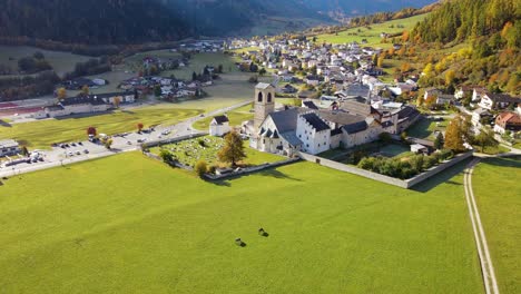 Kloster-Mustair,-UNESCO,-Weltkulturerbe,-Schweizer,-Alpen,-Natur,-Kino,-Dokumentarfilm,-Film