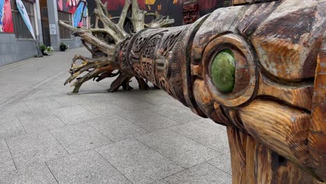 Tilt-along-carved-tree-trunk-to-King-of-the-Vikings-museum-in-Ireland