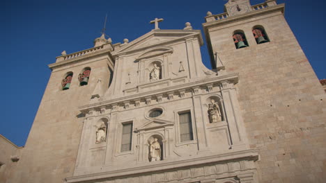 Fassade-Der-Kathedrale-St.-Maria-Himmelfahrt-In-Viseu,-Portugal