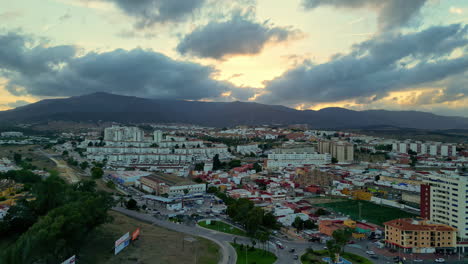 Vista-Panorámica-De-Algeciras,-España-Y-Las-Montañas-Circundantes