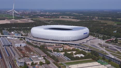 Magia-Vista-Aérea-Superior-Vuelo-Bávaro-Munich-Arena-Estadio-Equipo-Nacional-De-Fútbol-Alemania,-Verano-Soleado-Cielo-Azul-Día-23