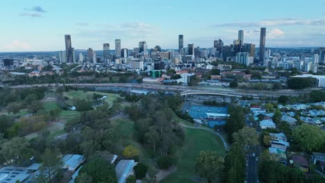 Drone-shot-of-Kelvin-Grove-Suburb,-camera-flying-over-large-apartment-buildings