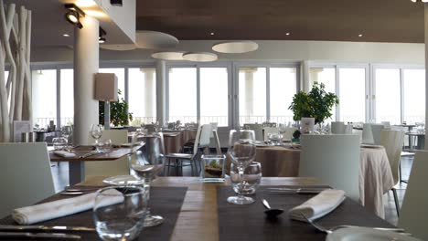 Spa-restaurant-room,-light-wood-and-beige-decoration