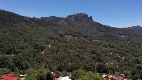 Ein-Blick-Auf-Die-Peñas-Las-Monjas,-Spektakuläre-Felsformationen-In-Der-Nähe-Der-Stadt-Mineral-Del-Chico,-Hidalgo