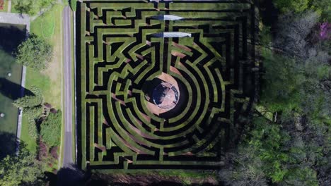 labyrinth-bird-eye-view-rotate