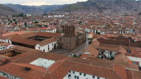Aerial-Orbit-On-The-Temple-of-the-Sun-In-Cusco,-Peru