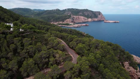 Luftaufnahme-Der-Paradiesischen-Insel-In-Spanien