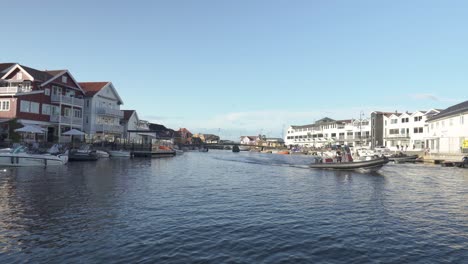 Motorboote-In-Der-Küstenstadt-Kragero-In-Vestfold-Und-Telemark-County,-Norwegen