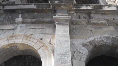 Die-Säulen-Und-Bögen-Einer-Römischen-Arena