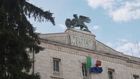 Palacio-De-La-Provincia-Y-Prefectura-De-Perugia,-Italia