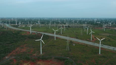 Schöne-Aussicht-Auf-Windmühlen-Oder-Windturbinenfarm-In-Nagercoil-Bei-Kanyakumari,-Südindien_-Und-Highwayroad