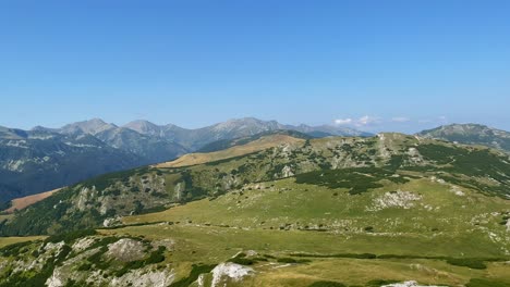 Amazing-wide-panoramic-footage-of-beautiful-Carpathian-mountains