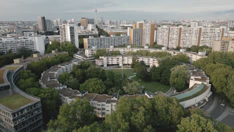 Aerial-view-of-nature-adapting-in-urban-jungle,-sunny-day-in-east-Germany