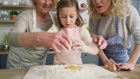 Video-of-grandmother-helping-girl-to-easter-bake