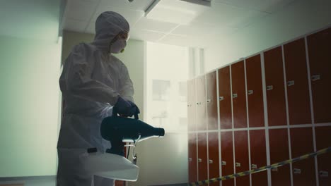 Video-Einer-Desinfektionsschule-Für-Sanitärarbeiter-Während-Einer-Pandemie