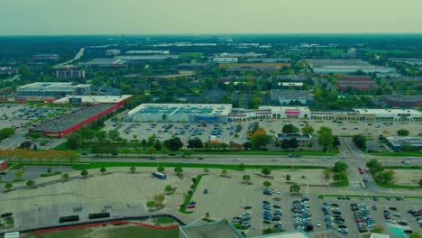 Hiperlapso-Del-Centro-Comercial-Del-Supermercado-Walmart-De-Vernon-Hills,-Illinois,-EE.UU.