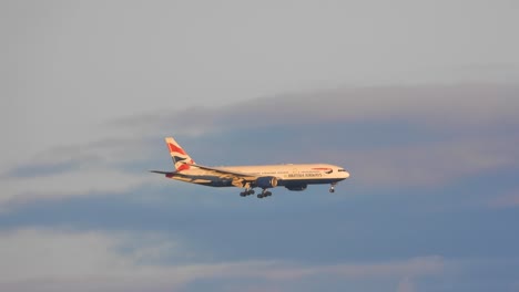 British-Airways-flight-coming-into-land-at-Toronto-Pearson-International-Airport