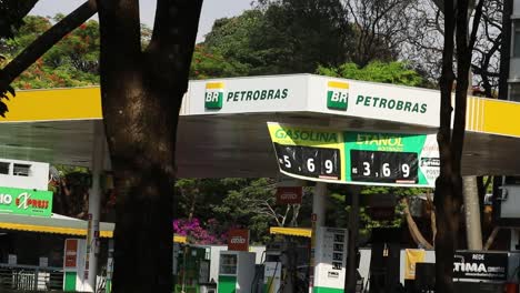 Gas-station-in-the-city-of-Brasilia