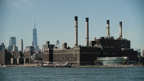 Power-Generation-Plant-on-New-York-City's-East-River