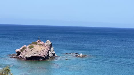 Abandoned-Edro-III-Shipwreck-at-seashore-of-Peyia,-near-Paphos,-Cyprus
