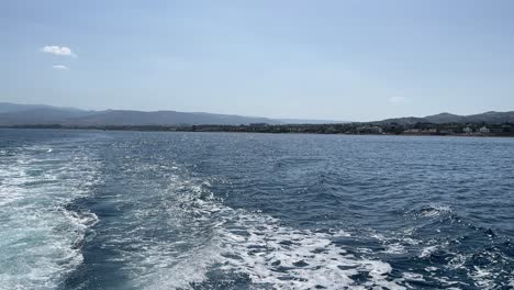 Un-Día-En-El-Agua:-Capturando-La-Esencia-De-Paphos,-Chipre,-Desde-El-Amanecer-Hasta-El-Atardecer