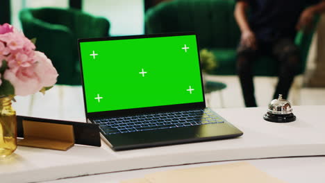 Laptop-Mit-Greenscreen-Vorlage