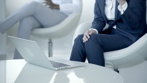 Businesswoman-using-laptop-computer