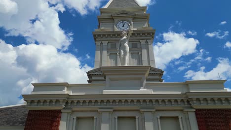 Ascending-shot-of-the-front-of-Clarksville-courthouse-located-in-Clarksville-Tennessee