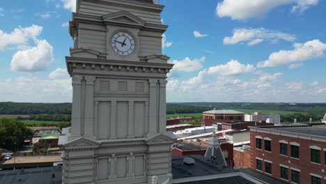 Rising-quarter-orbit-of-statue-atop-courthouse-located-in-downtown-Clarksville-Tennessee