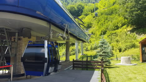 Gondola-Lift-Station-in-Tufandag-Mountain-Resort,-Azerbaijan