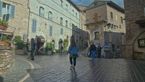Kopfsteinpflasterstraßen-Im-Historischen-Zentrum-Von-Assisi,-Provinz-Perugia,-Region-Umbrien,-Italien