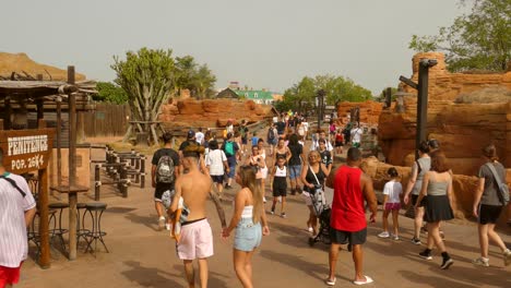 Far-West-Area-At-Port-Aventura-Amusement-Theme-Park-With-Crowded-People-Near-Salou,-Costa-Dorada,-Spain
