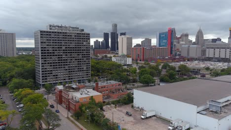 Establishing-drone-shot-of-downtown-Detroit-cityscape