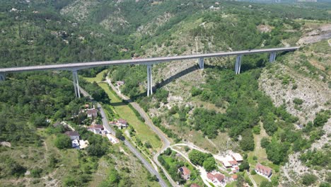 Puente-De-Carretera-Cahors-Francia-Drone,-Aéreo,-Vista-Desde-El-Aire