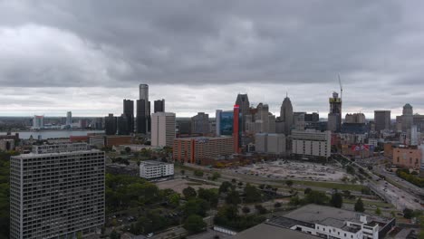 Establishing-drone-shot-of-downtown-Detroit-cityscape