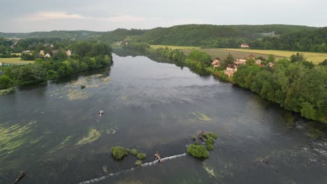 Fluss-Dordogne-Lalinde-Frankreich-Drohnenantenne