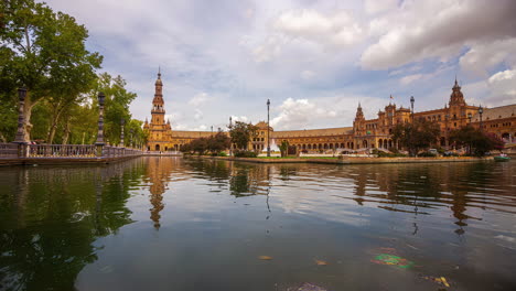 Ducks-on-the-pond-in-Seville,-Spain-in-front-of-the-Plaza-de-Espana---time-lapse