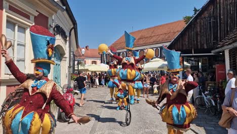 Street-performers-juggling-and-unicycling-at-Spancirfest-in-Varazdin,-Croatia
