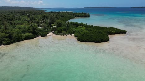 Un-Dron-Sobrevuela-Una-Zona-Virgen-En-El-Remoto-Vanuatu.