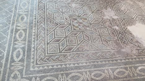 Mosaico-En-El-Sitio-Arqueológico-De-Nea-Paphos-En-Chipre.