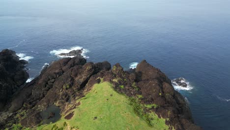 Breathtaking-View-Of-Binurong-Point-With-Rugged-Cliffs-Offering-Stunning-Coastal-Spot-At-Baras-In-Catanduanes,-Philippines