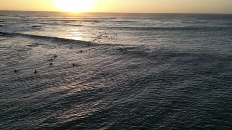 Stunning-Shot-Of-Surfers-Enjoying-Sunny-Day-In-Grace-Town,-Western-Australia