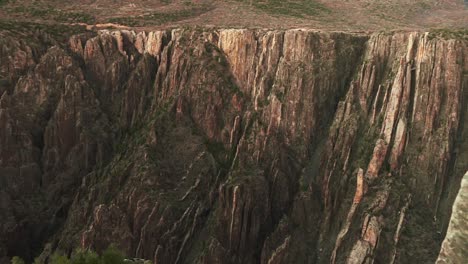 Rocky-Sheer-Cliff-Of-Black-Canyon-Of-The-Gunnison-National-Park-In-Montrose,-Colorado,-United-States