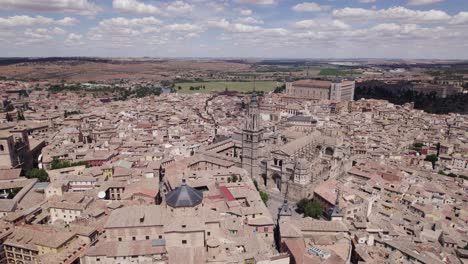 Luftaufnahme-Von-Toledo-Mit-Der-Berühmten-Santa-Iglesia-Catedral-Primada
