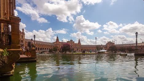 Plaza-de-Espana-with-rowboats-on-the-pond---daytime-timelapse