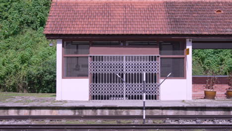 Bahnhof-Am-Eisenbahnkorridor-In-Singapur