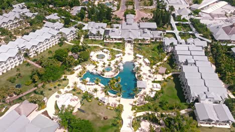 Hilton-Luxury-beachfront-resort-and-hotel-at-Bayahibe,-La-Romana-in-Dominican-Republic