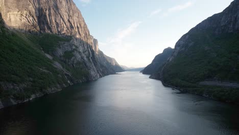 Drone-footage-of-Norwegian-fjord-from-Lysebotn