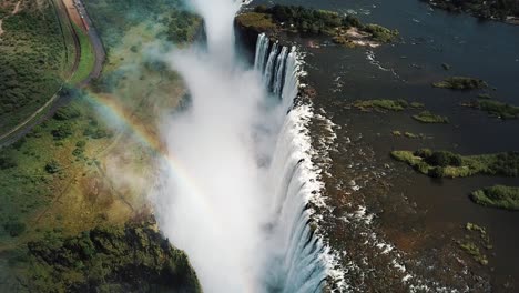Vista-Aérea-De-Las-Cataratas-Victoria,-Shungu-Y-Mutitima-En-La-Frontera-De-Zimbabwe-Y-Zambia-En-África