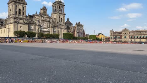 National-Palace-and-Mexico-City's-cathedral,-zocalo-timelapse